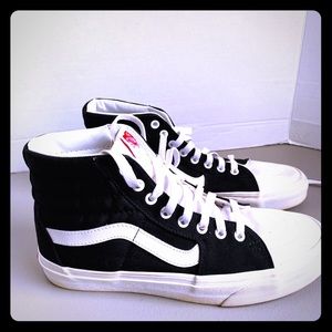 Vans black white